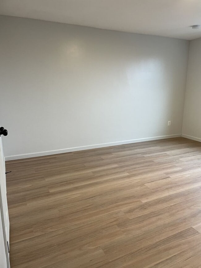 Interior Photo - SQL525 LLC - CORPORATE