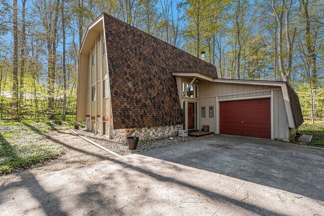 Building Photo - 2510 Cherry Ln