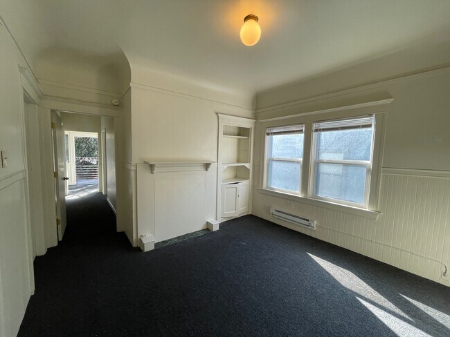 Building Photo - 2210 Parker St