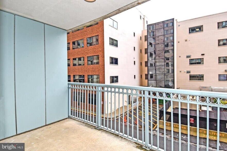 Building Photo - 851 N Glebe Rd