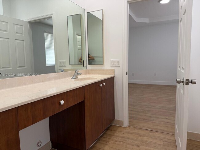 Building Photo - 14934 SW 41st Ln