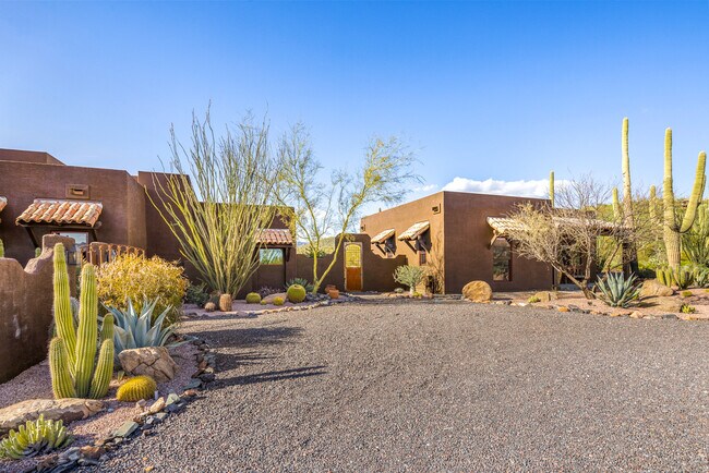 Building Photo - 6200 E Cielo Run N