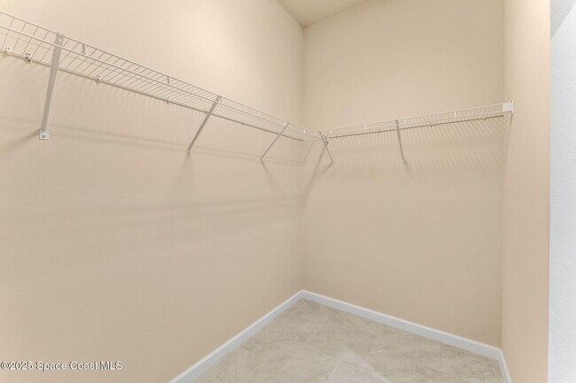 Building Photo - 3720 Alamanda Key Dr
