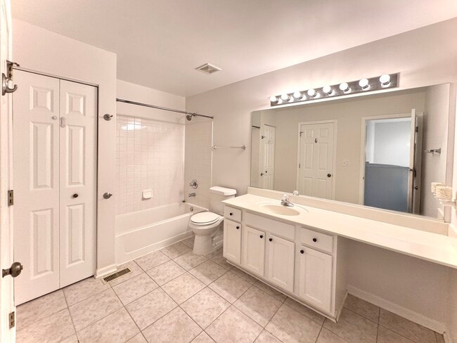 Building Photo - 2350 Sheehan Dr