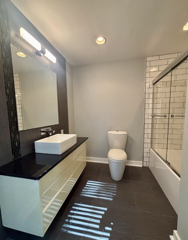 Building Photo - 1738 E 71st St