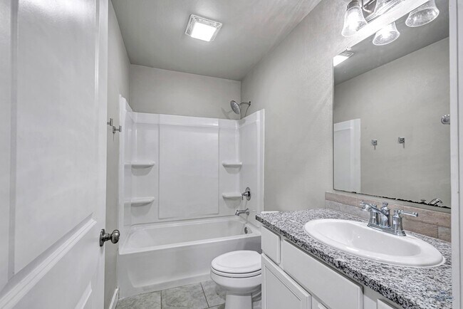 Building Photo - 1306 E 94th St