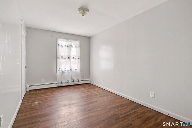 Building Photo - 143 Highland Ave