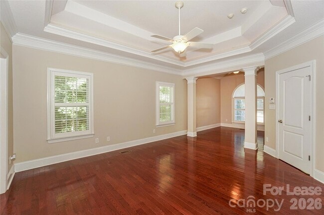 Building Photo - 181 Streamside Pl