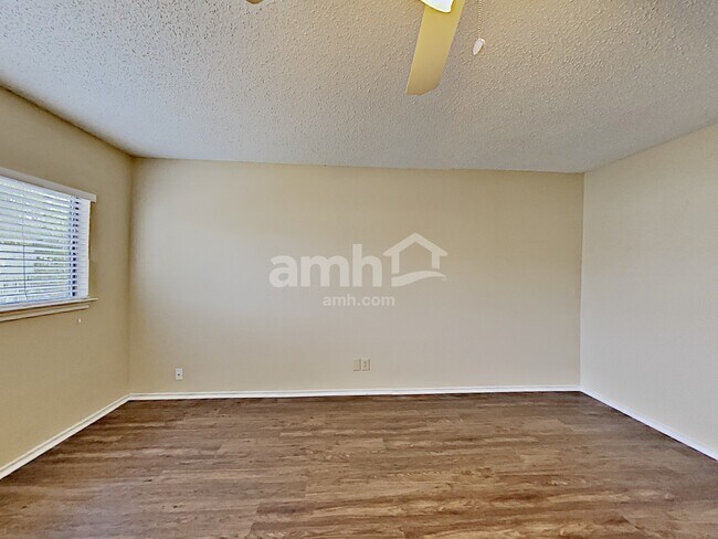 Building Photo - 8131 Cheryl Meadow Dr