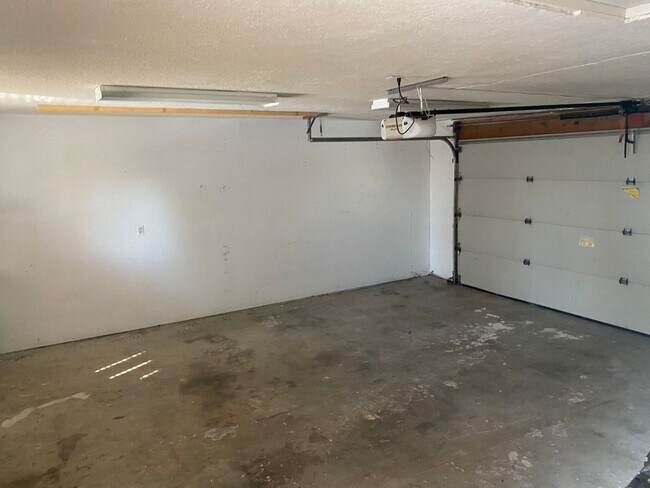 Building Photo - 2523 Claremont Ct NE