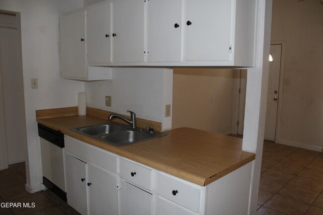 Building Photo - 1582 Diego Rivera Dr