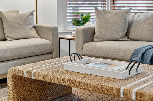 Building Photo - 5760 NE 18th Ave