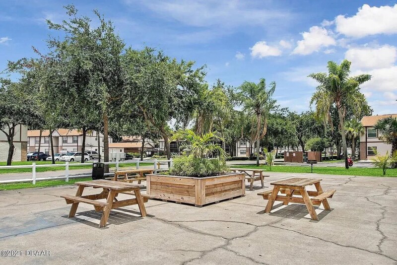 Building Photo - 430 Banana Cay Dr