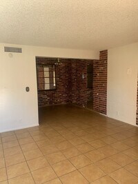 Building Photo - Affordable 1 Bedroom Condo In Central Las Vegas