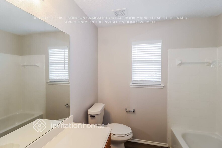 Building Photo - 9813 Tyler Dr