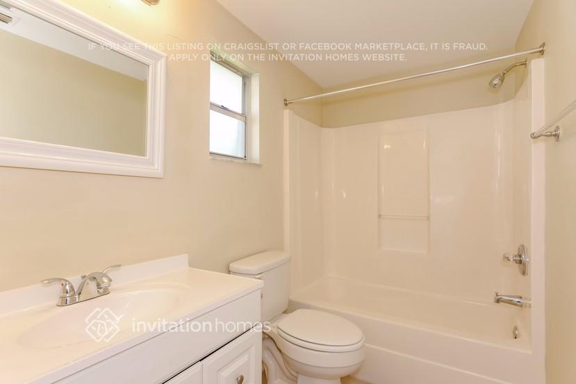 Building Photo - 6419 Willow Wood Ct