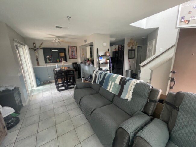 Building Photo - 402 Ferrara Way