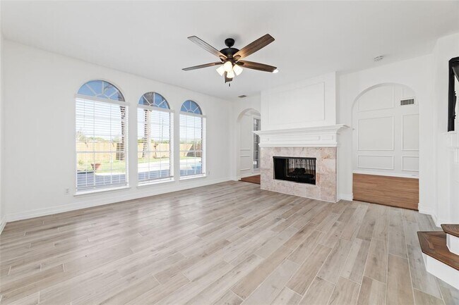Building Photo - 2719 Oakland Dr