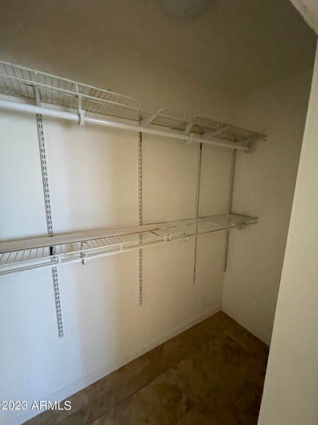 Building Photo - 1308 E Monroe St