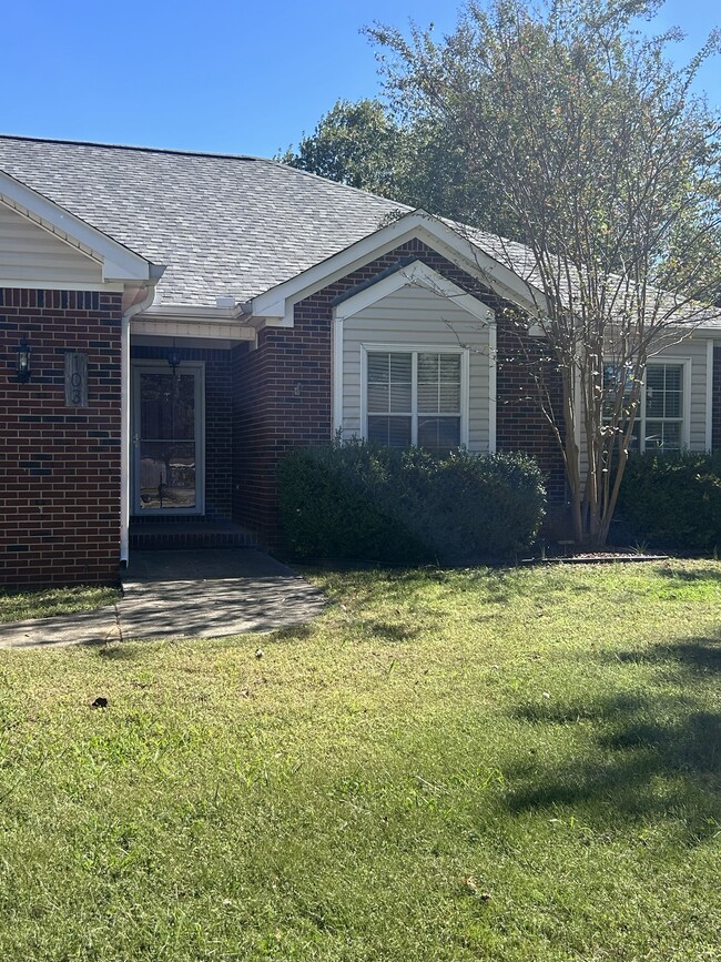 Building Photo - 103 Bell Rosa Ct