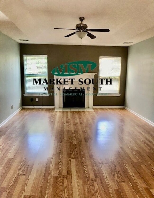 Building Photo - **APPLICATION PENDING!!! GEORGETOWN - SUGA...
