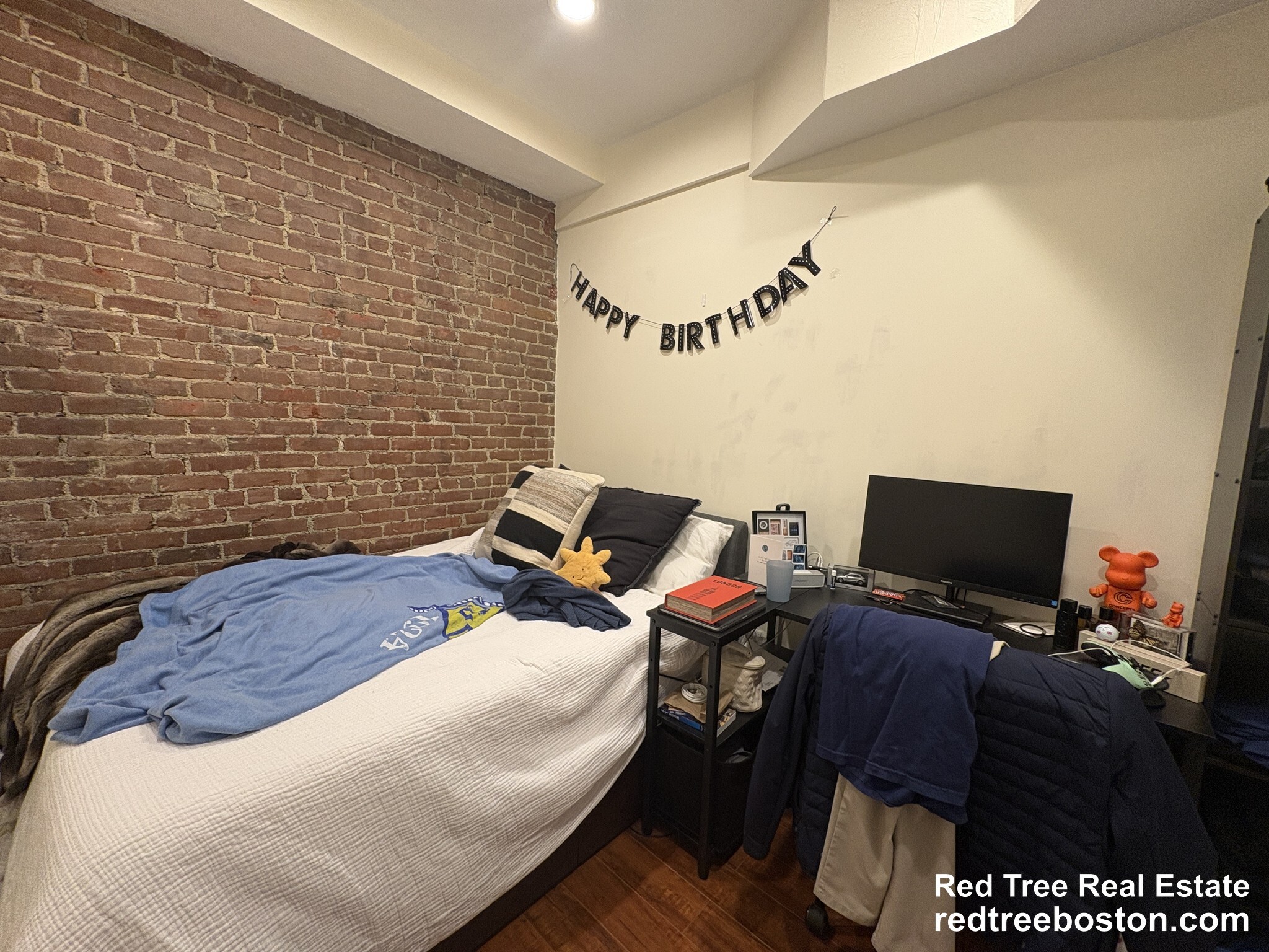 Building Photo - 1203 Beacon St