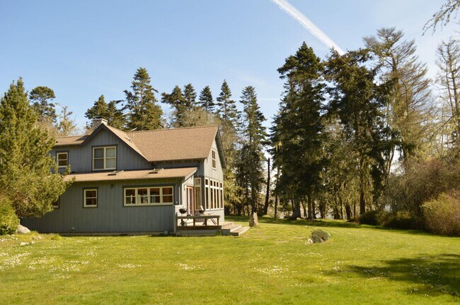 Building Photo - Furnished Home on False Bay