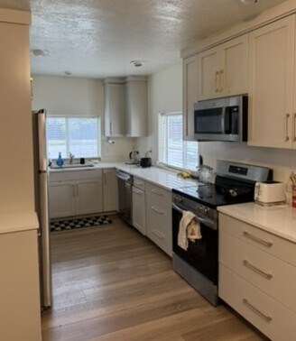 Building Photo - 2906 S 1100 E