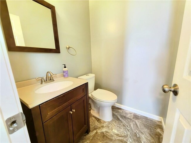 Building Photo - 2815 Priestcliff Dr SE