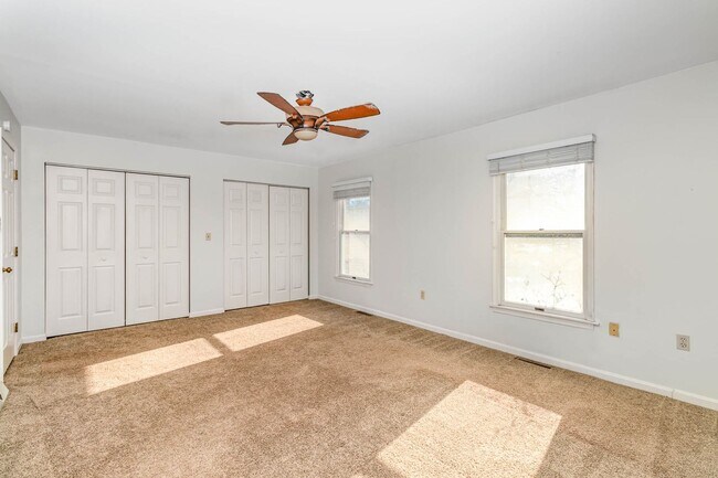 Building Photo - 2039F Raleigh Rd