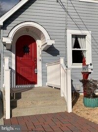 Building Photo - 4718 Ruatan St