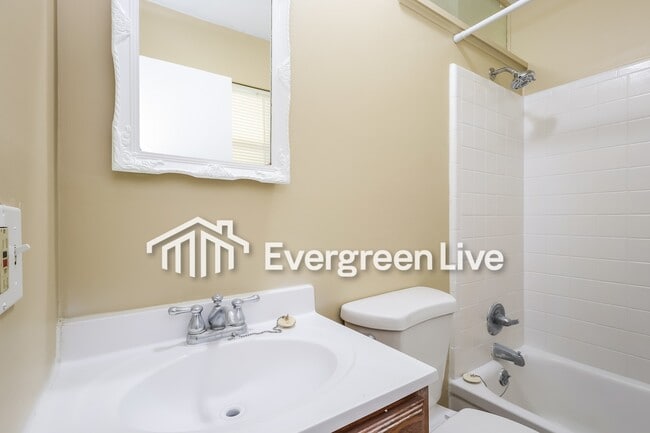 Building Photo - 207 Jupiter Dr