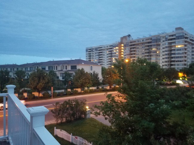 Building Photo - 14 Cedar Ave