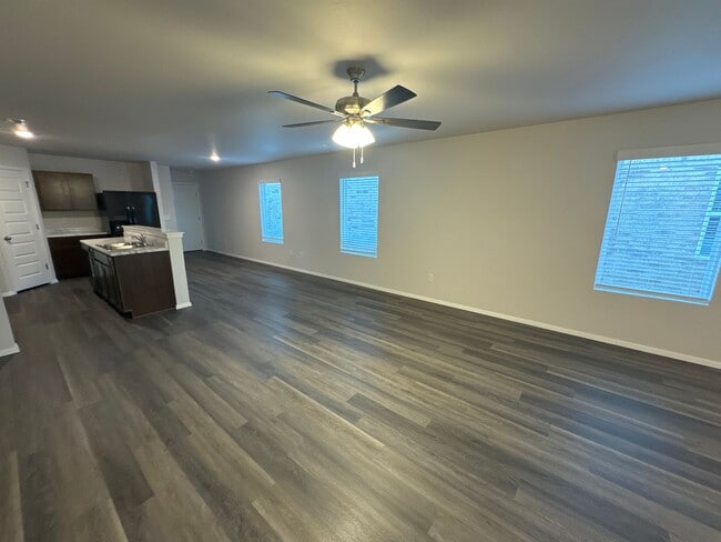 Building Photo - Preleasing NOW — Stylish 3 Bed / 2 Bath Home in Barberry Court!