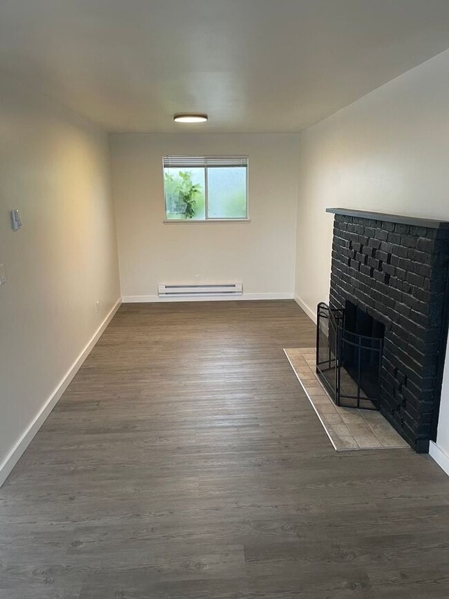 Building Photo - ? Move-In Special – $750 Off 1st Month’s R...