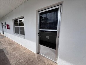 Building Photo - 100 El Camino Dr