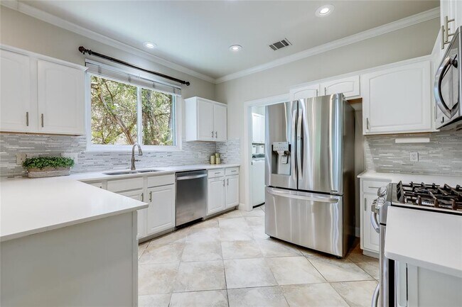Building Photo - 5605 Creek Meadows Cove