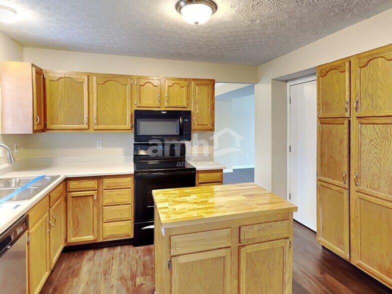 Building Photo - 3516 High Creek Dr