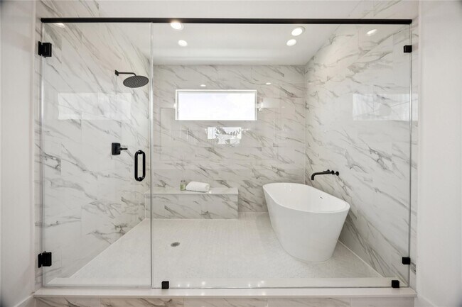 Building Photo - 2806 Mills St