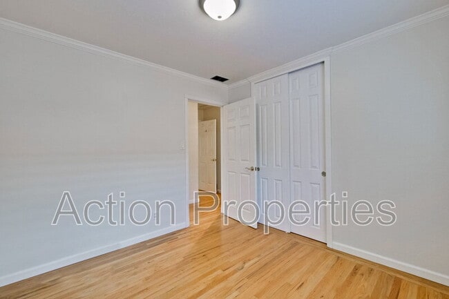 Building Photo - 1630 Alison Ave