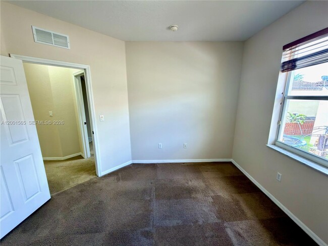 Building Photo - 14110 SW 51st Ct