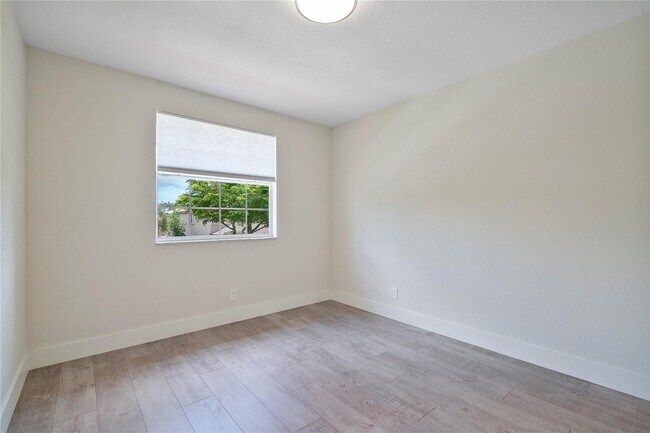 Building Photo - 7701 NW 61st Terrace