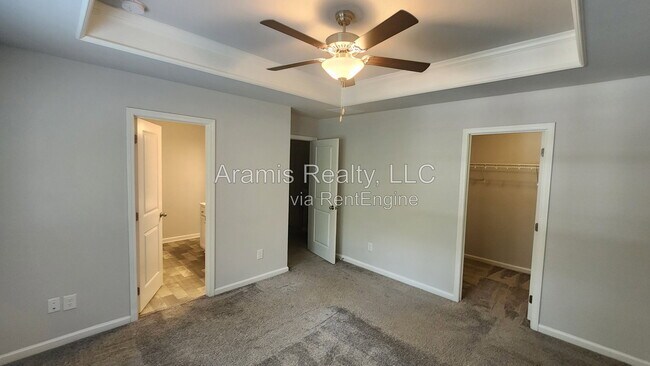 Building Photo - 5228 Pinnacle Walk