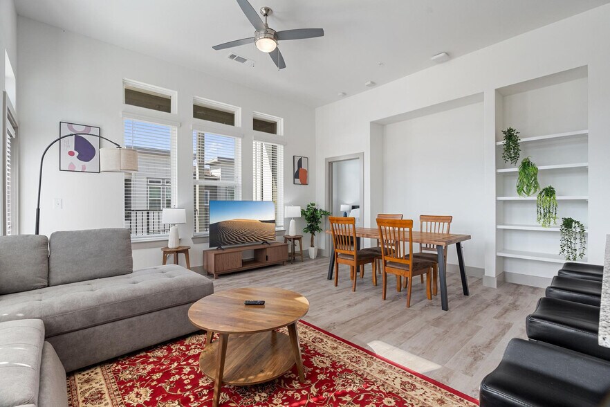 Building Photo - 12100 1/2 Ferrystone Glen Drive-SI FL3-ID1240330P