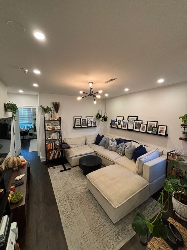 Building Photo - 623 Fitzwater St