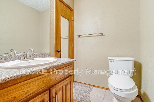 Building Photo - 6428 Lago Vista Dr