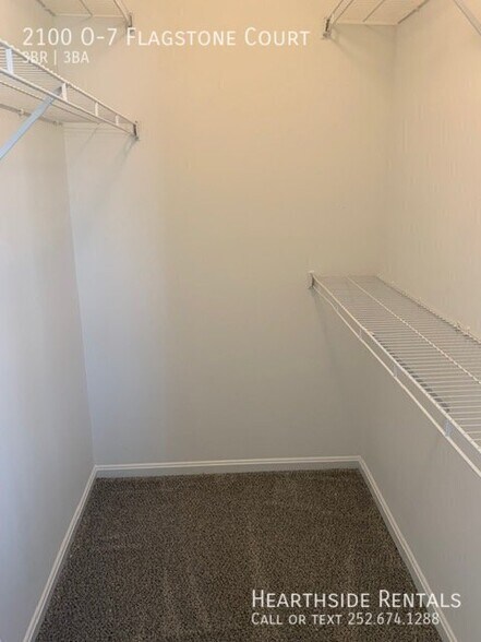 Building Photo - 2100-2O-7 Flagstone Ct