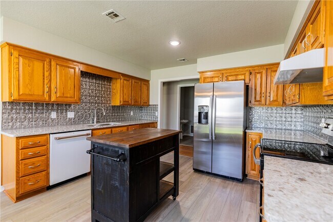 Building Photo - 1261 Mount Hebron Rd