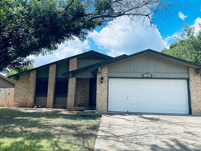 Building Photo - 1702 Goodson Ln