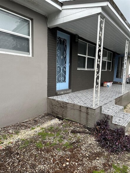 Building Photo - 1242 NE 110th St